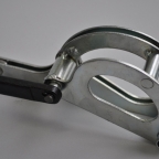 Shackle assembly